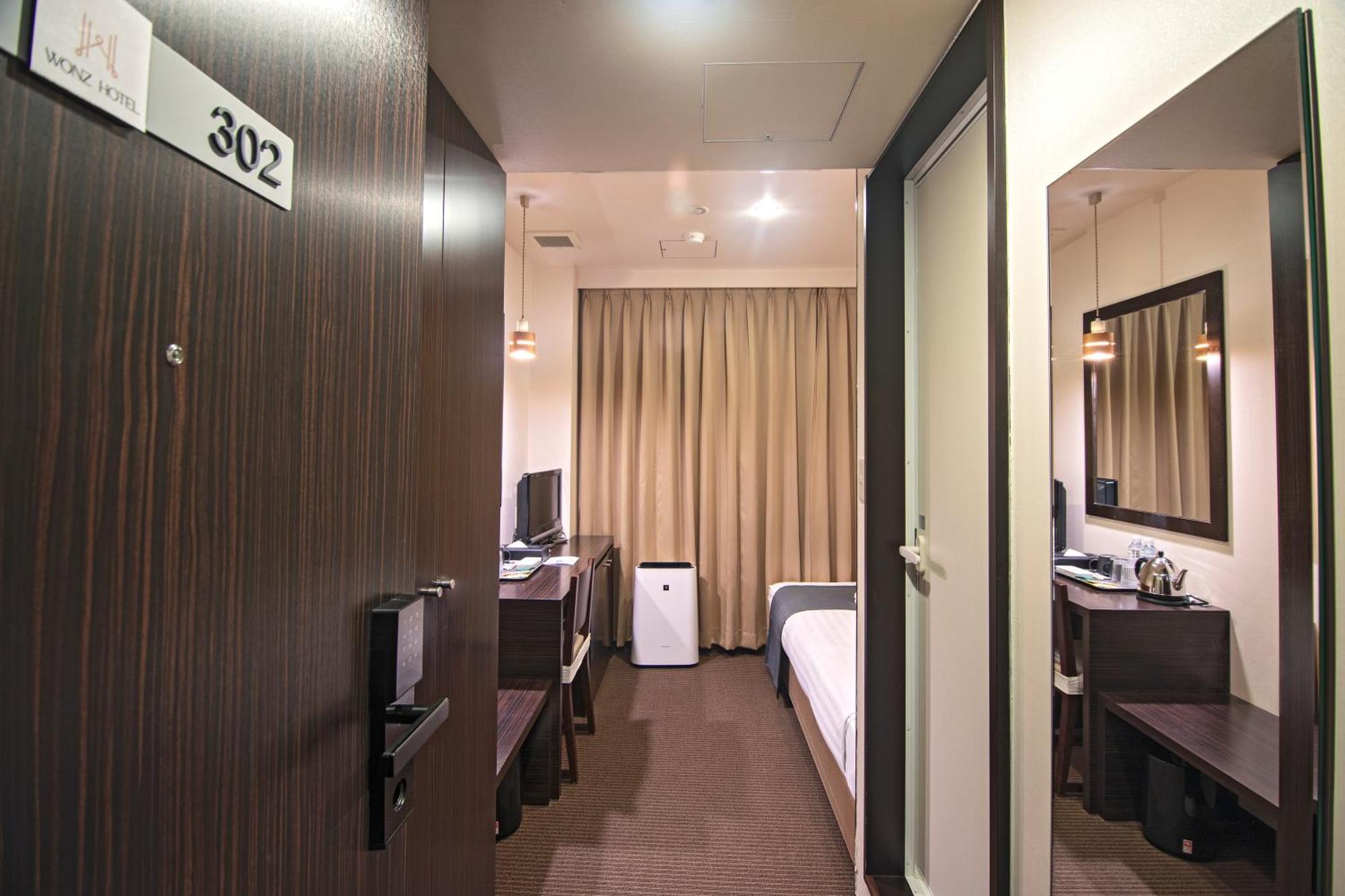 Wonz Hotel Self-Check-In Osaka Buitenkant foto